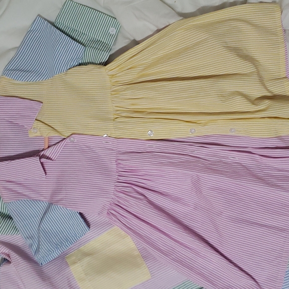 3pc set=Mommy (M/L) & Mini (3T) button up shirts & 4T matching dress - Picture 3 of 4